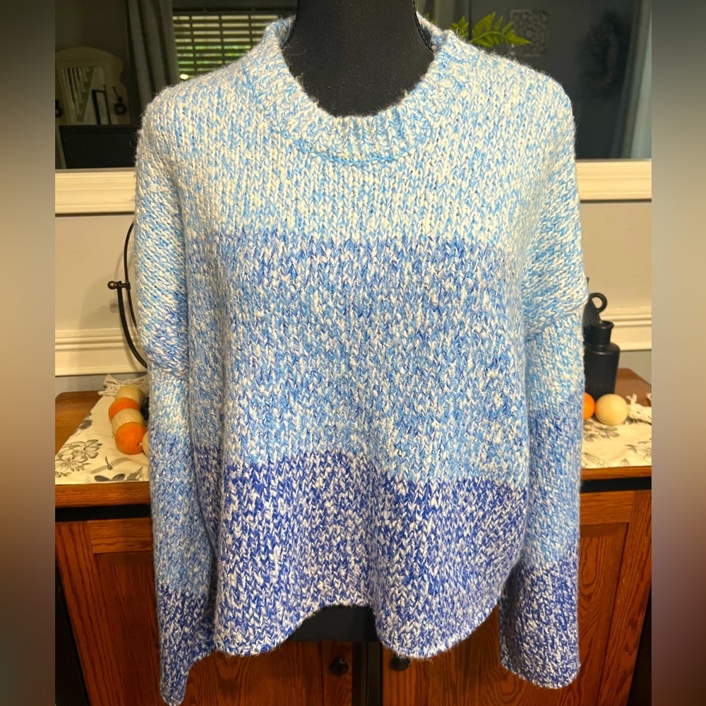 NWT-Sincerely Jules Women’s Ombré Blue Sweater